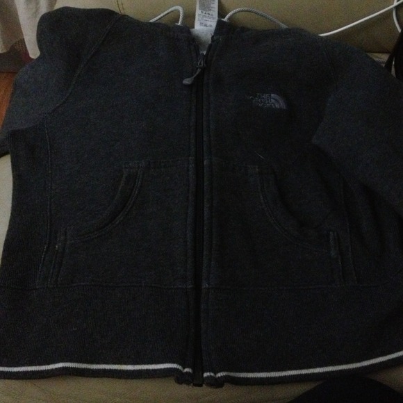 ⬇ XS Gray North Face Hoodie