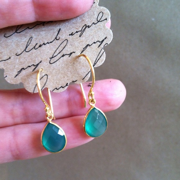 Emerald Green Onyx Vermeil Gold Earrings - Picture 2 of 3