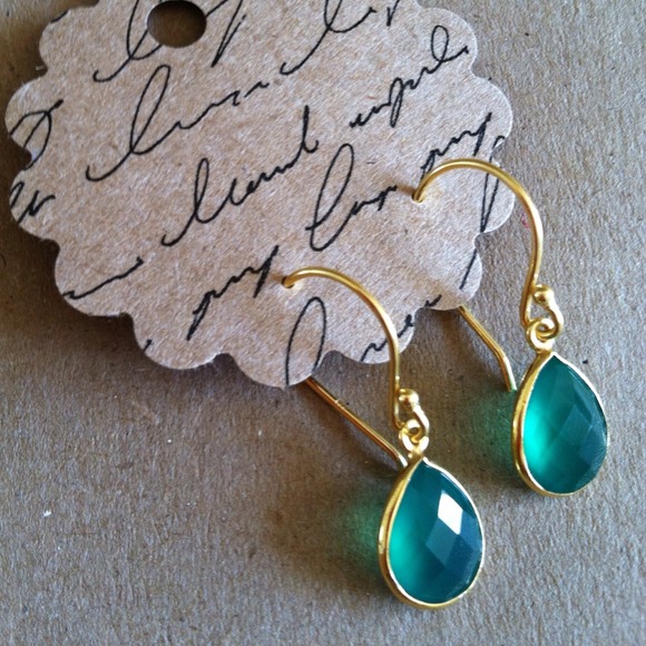 Emerald Green Onyx Vermeil Gold Earrings - Picture 3 of 3