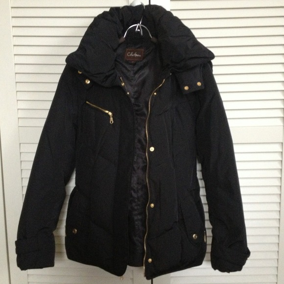 Down jacket with hood and belt // WORN TWICE💢