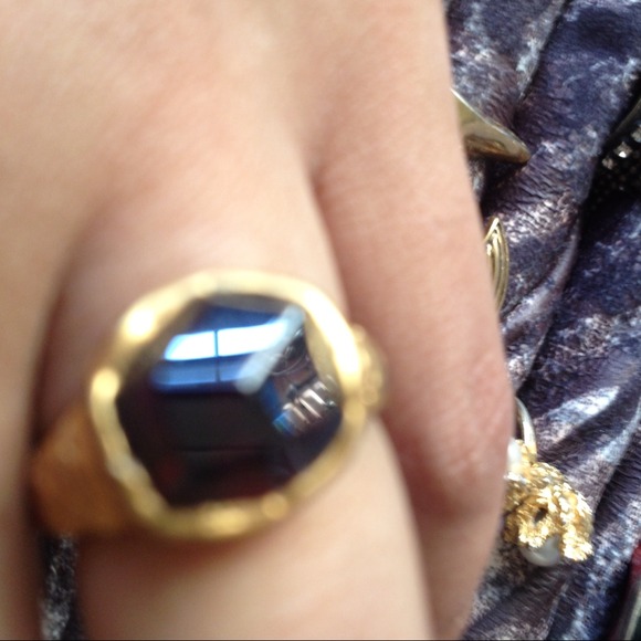 BCBG RED STONE RING - Picture 2 of 2