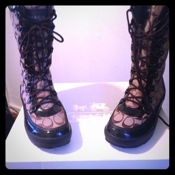 BNIB COACH BOOTS!