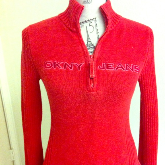 📌SOLD📌 Authentic DNKY sweater. Now $8