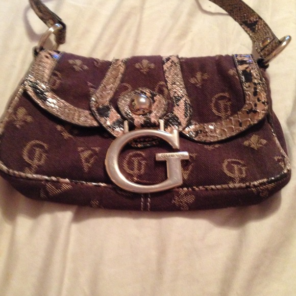 guess small purse