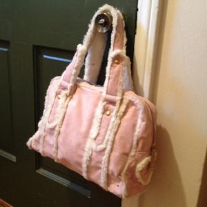 ⚠RESERVED⚠Baby Pink Fuzzy Purse from Japan