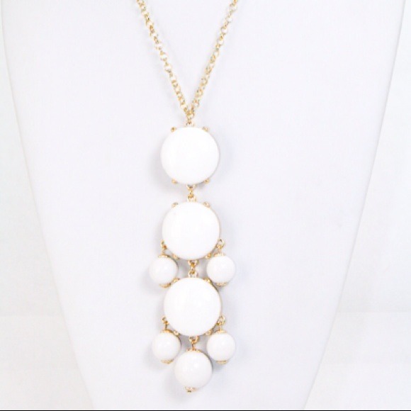 (SOLD OUT) White one strand bubble necklace