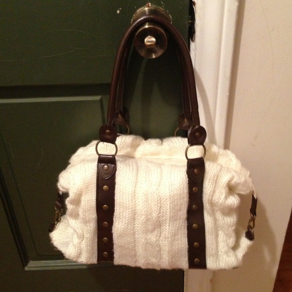 White Knit Purse w Brown Handle & Gold Studs