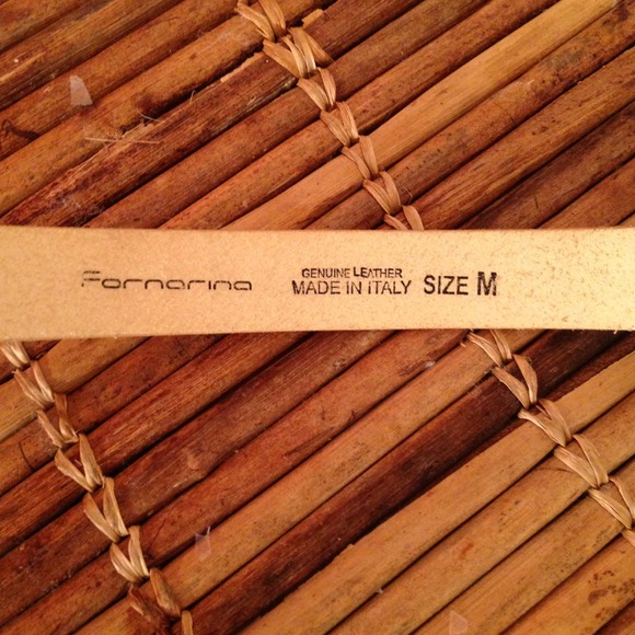 Fornarina White Belt w Crystal / Rhinestone Clover - Picture 2 of 3