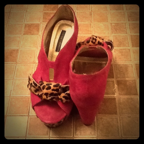 Carlos Antonio never worn wedge
