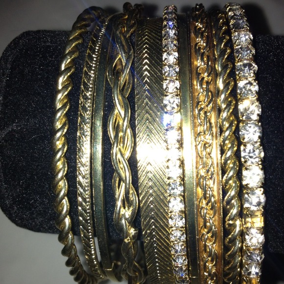 Gold bangle bracelet