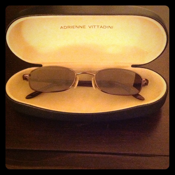 💥SOLD💥Adrienne Vittadini Sunglasses