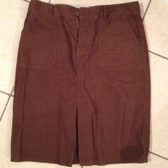 Corduroy Brown Skirt .New without tags. Size 2.