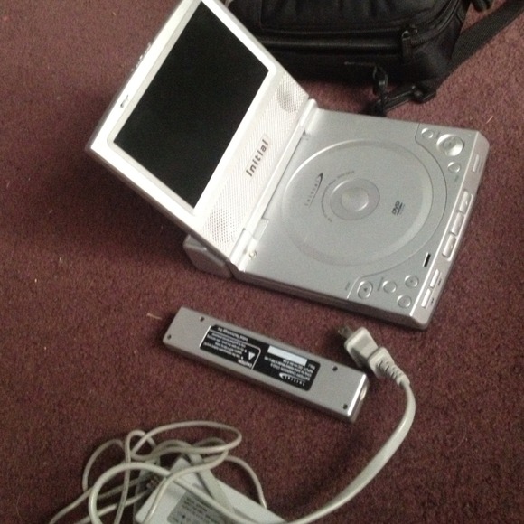 Portable DVD player - Picture 2 of 3