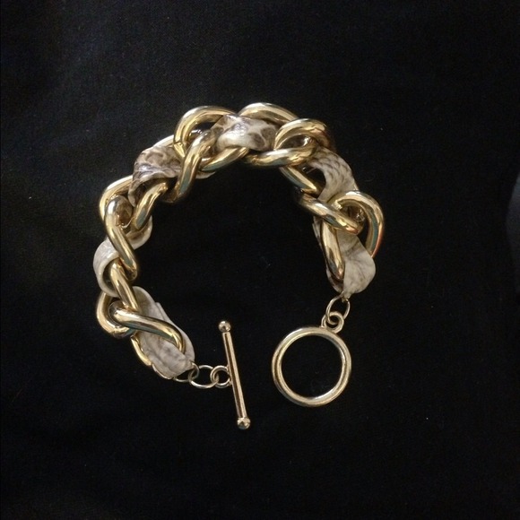 SOLD💢 🌟Sexy gold snake print bracelet.🌟