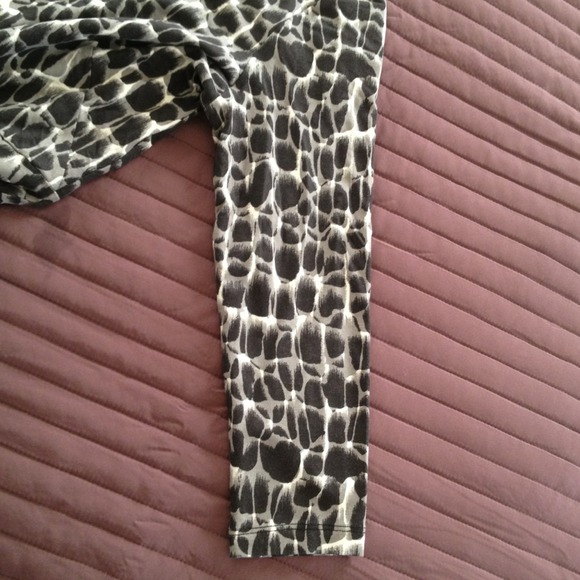 SOLD! REDUCED-New Ann Taylor petite dress! - Picture 4 of 4