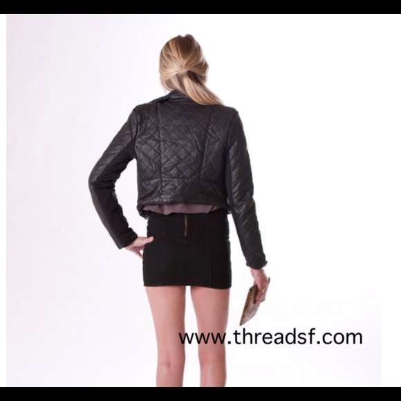 02 Colors Available: Prairie Dust And Black.