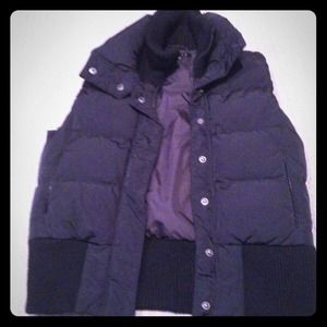 SOLD - Theory puffy vest