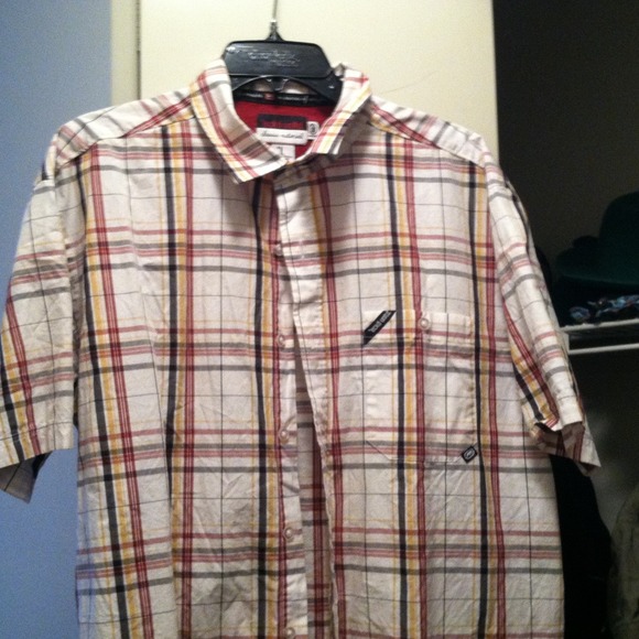 Men's ecko unlimited short sleeve button down!