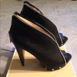 SOLD! 🎁 Micheal Kors Parker Platform