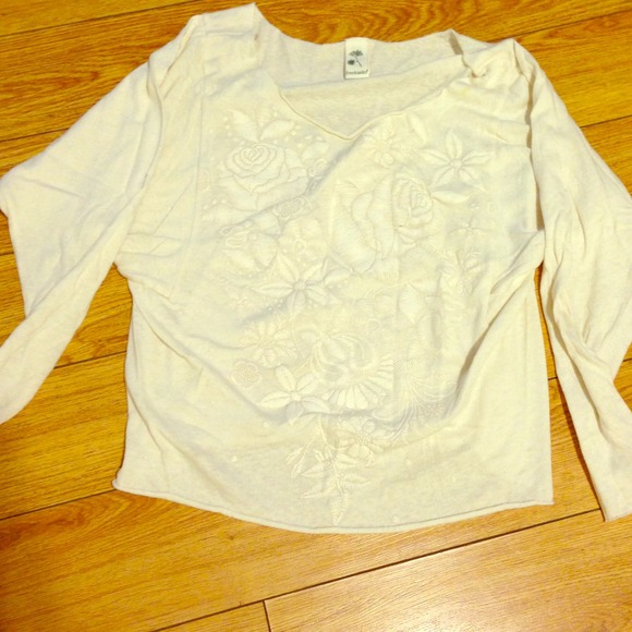 White cute sweater size S