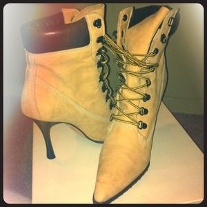 Manolo Blahnik Boots - MANOLO BLAHNIK Suede Ankle Boots (authentic) Manolo Blahnik Boots - MANOLO BLAHNIK Suede Ankle Boots (authentic)