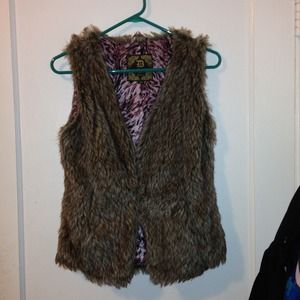 Dollhouse faux fur vest