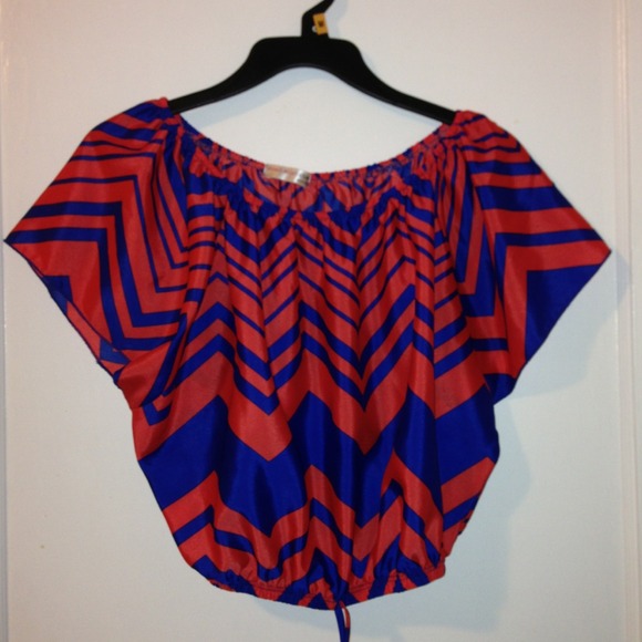 🔶SOLD- BUNDLED! 🔶Sexy off the shoulder top