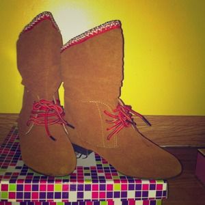 Chestnut faux suede booties