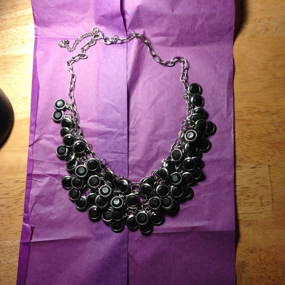 ❌❌SOLD❌❌Black Bead Statement Necklace. - Picture 2 of 2