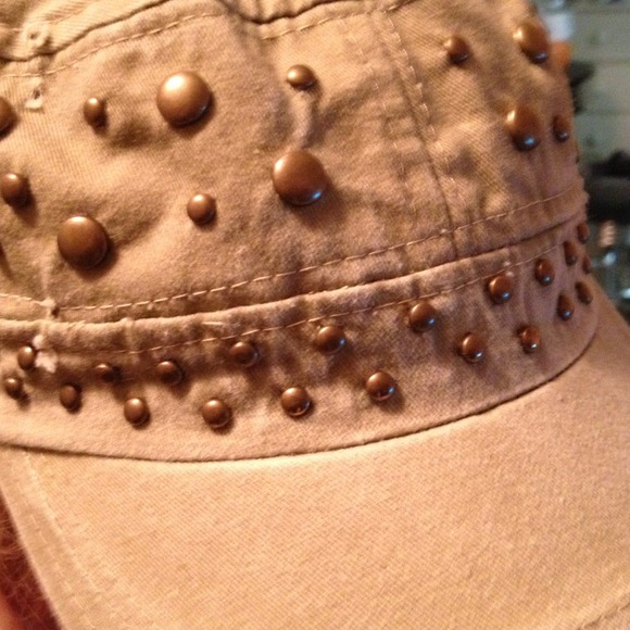 Studded Conductor cap - Picture 3 of 4