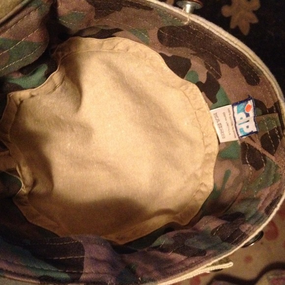 Studded Conductor cap - Picture 4 of 4