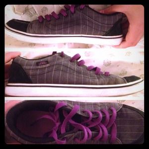Size 9 women's vans.
