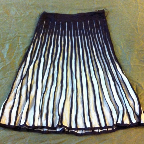 ZARA Brown/Gold/Ivory Stretch Skirt. (authentic)