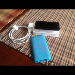 ❤SOLD❤ipod touch 4th gen. 64gb.