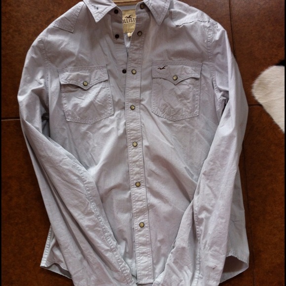 Men's Hollister long sleeve button down!