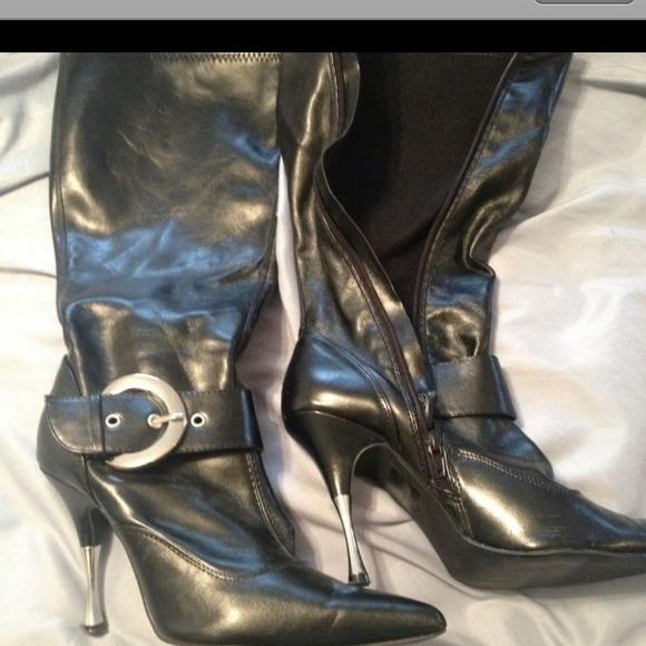 Reduced price!!! Size 10! Worn once