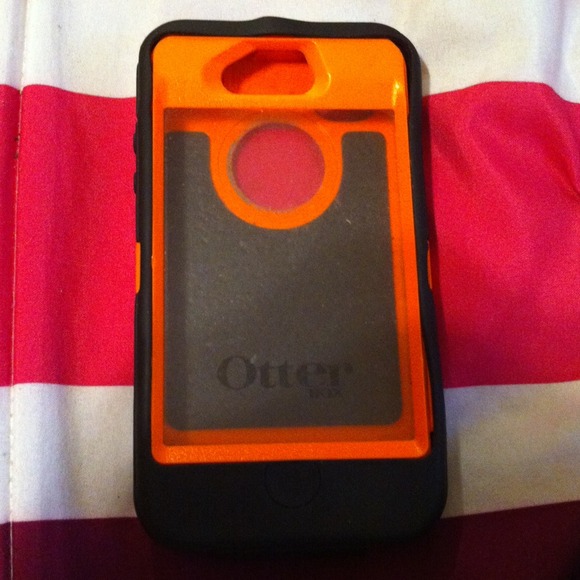 Camoflauge otter box iphone4