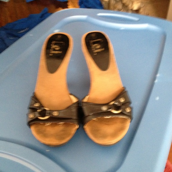High heel - Picture 1 of 2