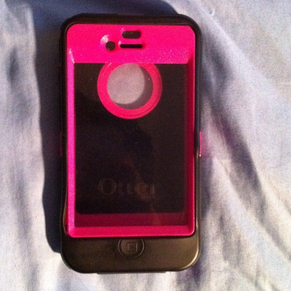 SOLD!! Otter Iphone 4 Case - Picture 1 of 2