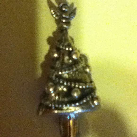 Brooch