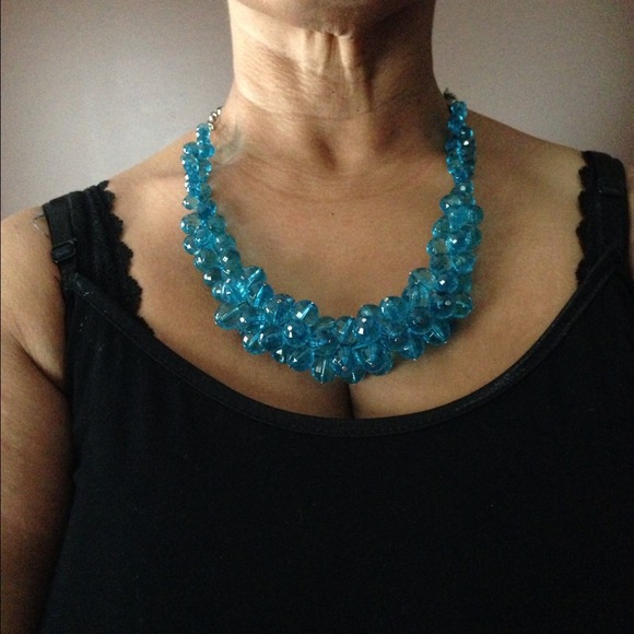 blue gem cut necklace - Picture 2 of 3