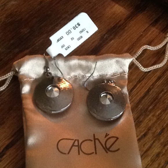 SOLD---Cache Earrings NEW with Tag...(lead free) - Picture 2 of 4