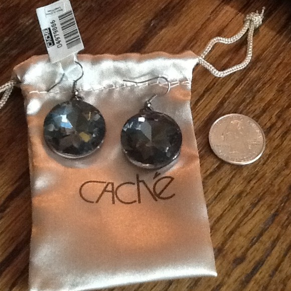 SOLD---Cache Earrings NEW with Tag...(lead free) - Picture 4 of 4