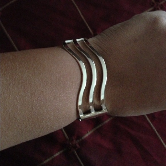 Jewelry - wave bracelet