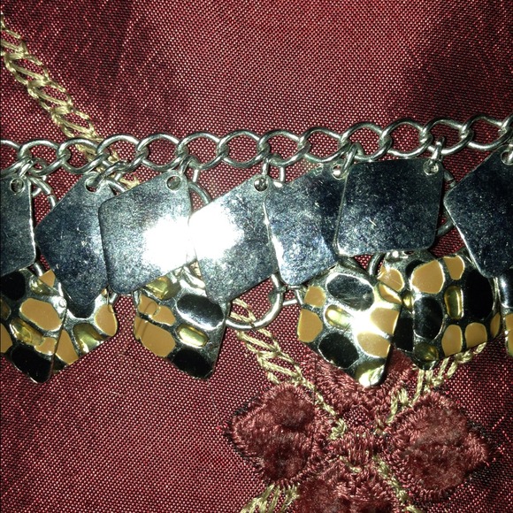 necklace and earring set - Picture 3 of 4