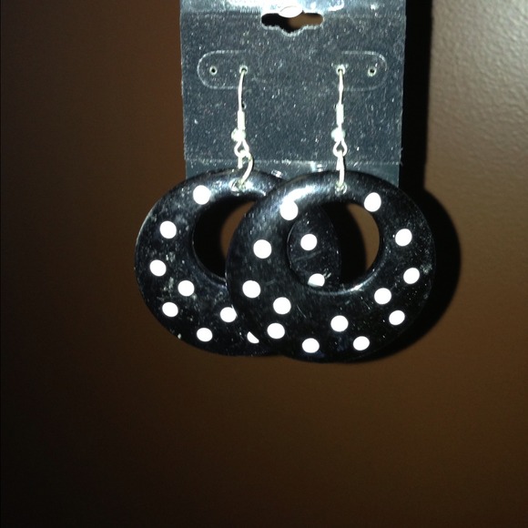 polka dot earrings - Picture 2 of 3