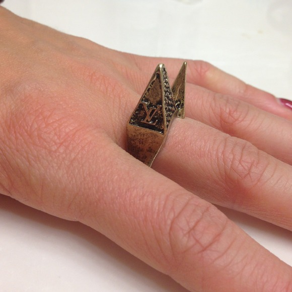 Jewelry - ❌SOLD❌LAST ONE! LV Spiked Ring