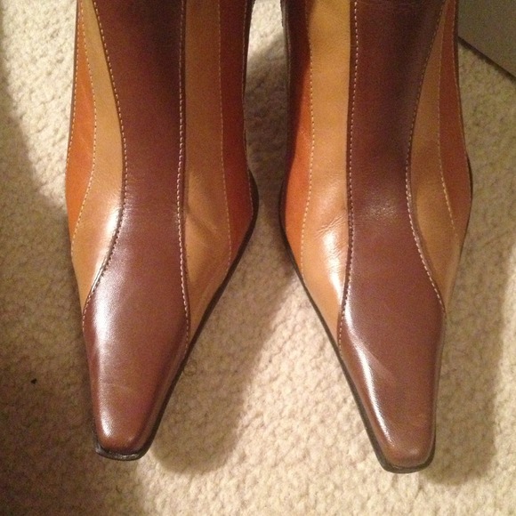 ๐HP Cozy Chic ๐Brown Leather Boots SOLD - Picture 3 of 4