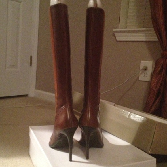 ๐HP Cozy Chic ๐Brown Leather Boots SOLD - Picture 4 of 4