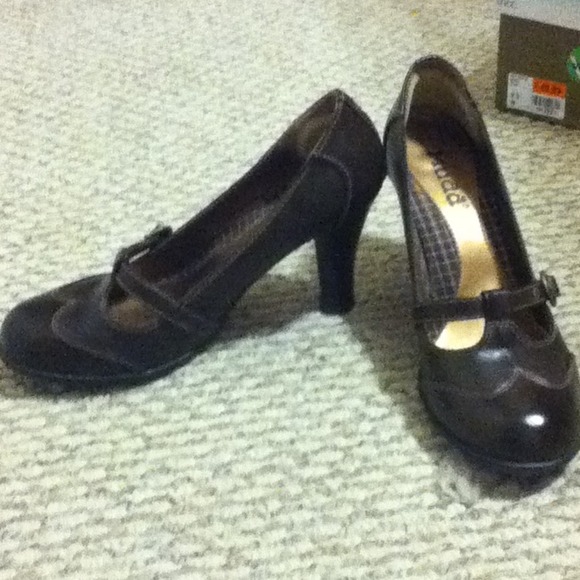 Bundle Mary Janes brown pair and black pair